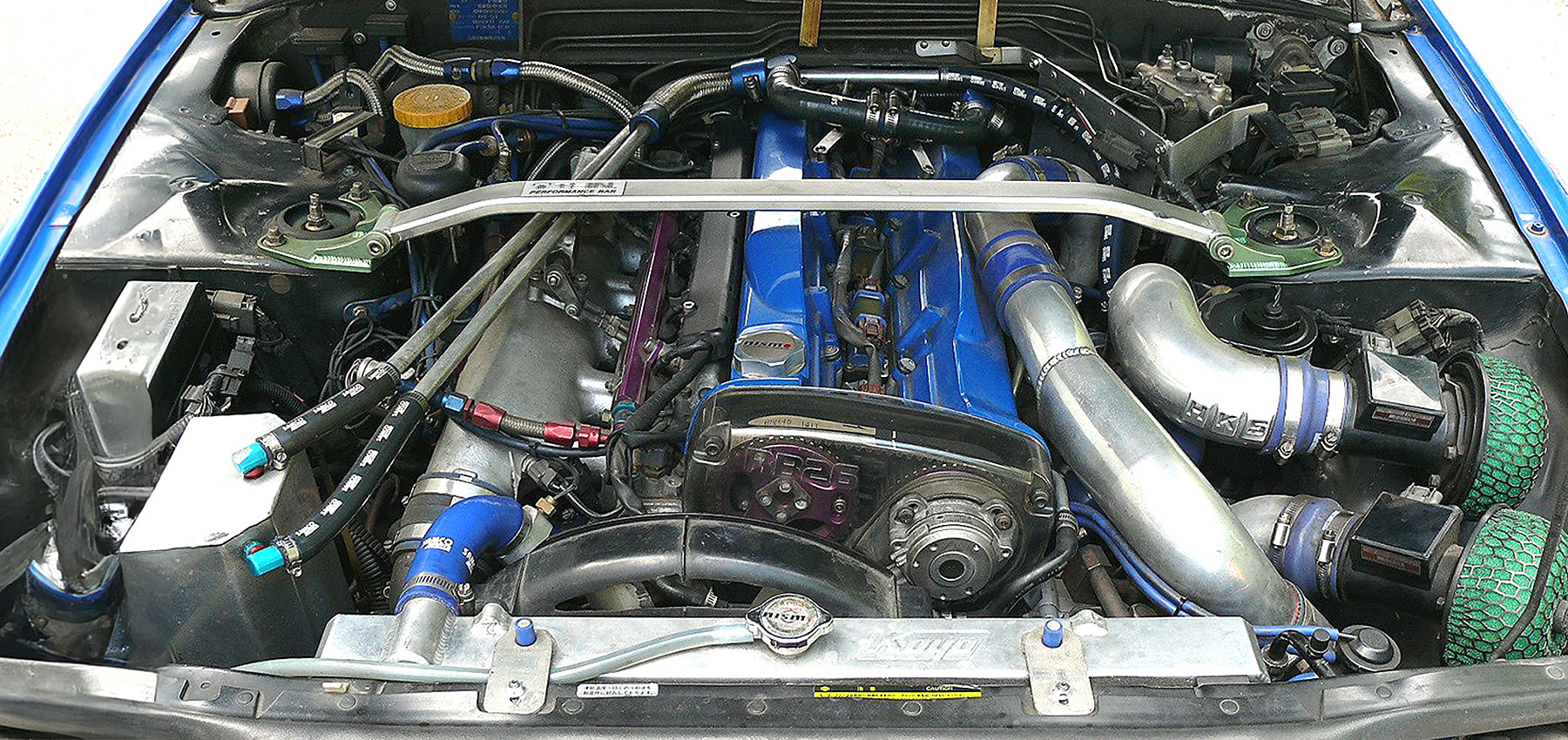 オートリフレッシュイッセ R32 GT-R engine